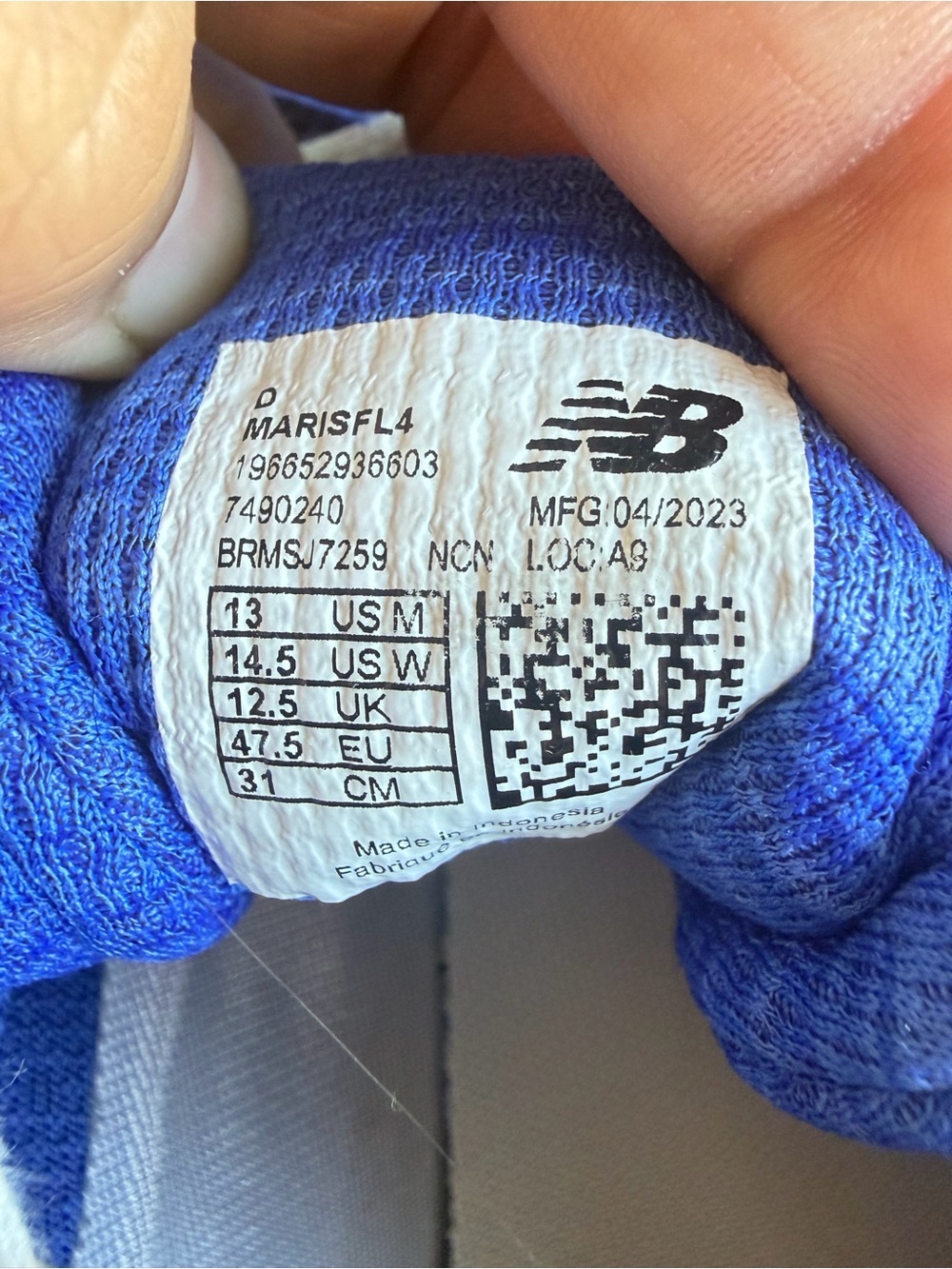 New Balance Men's Royal Blue Athletic Runners with Gold Logo - Picture 7 of 9